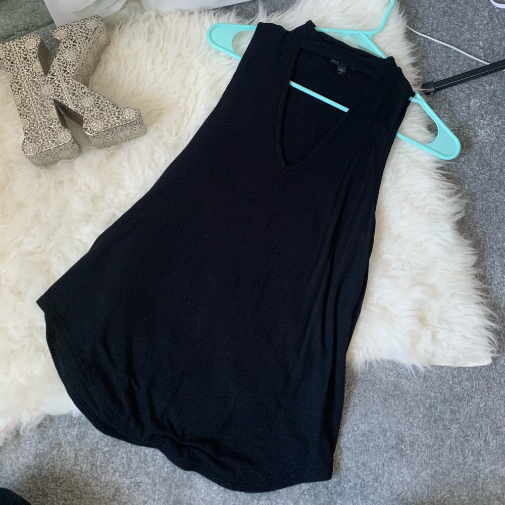 Express blank cutout top